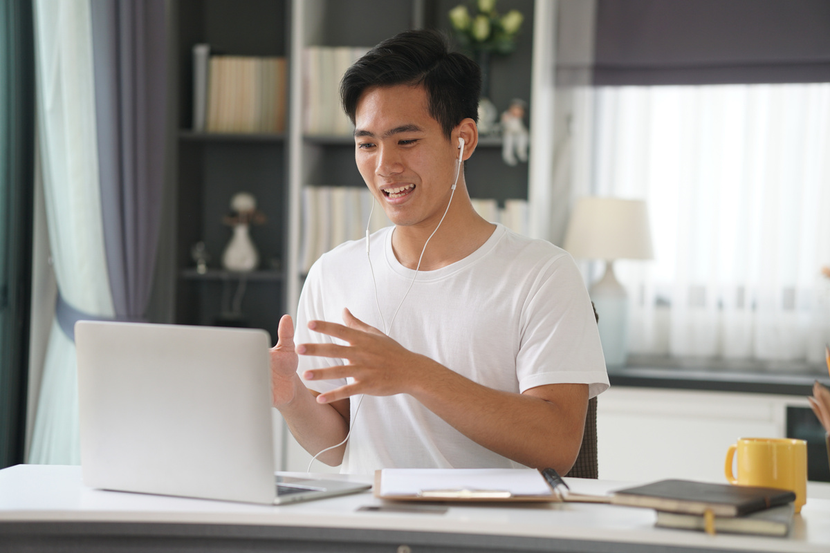 Student Speaking in an Online Class